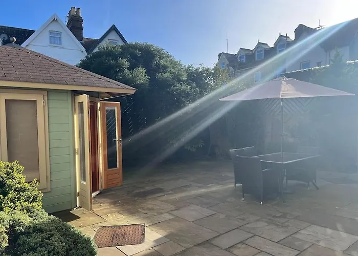 Sohot Stays-Garden Apt-Free Parking Ground Flr