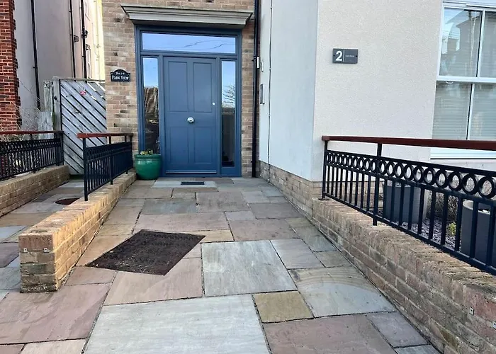 Sohot Stays-Garden Apt-Free Parking Ground Flr